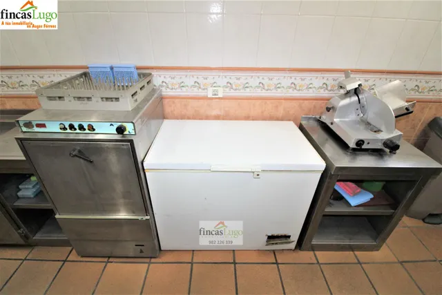 CAFETERÍA-RESTAURANTE EN ZONA UNIVERSITARIA — 15