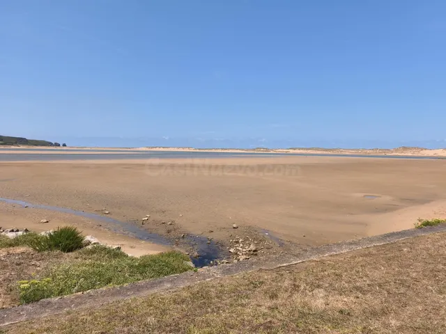 Oportunidad Única: Casa con Hostal y Restaurante en Playa Mo - foto 3