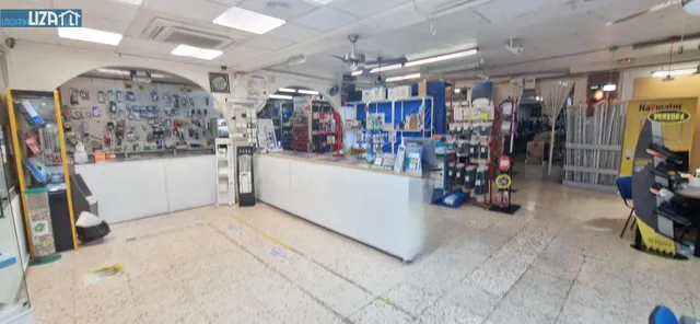 Amplio Local Comercial a Solo 150 Metros de la Playa - Oportunidad Única — 8