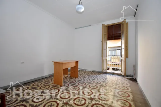 ¡OPORTUNIDAD DE INVERSIÓN! CASA CON BALCÓN Y PATIO EN EL CENTRO — 14