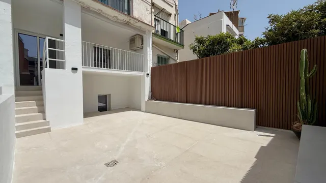 Vivienda completamente reformada con 3 dormitorios, terraza, jardín privado y piscina — 9