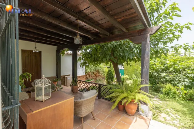 Chalet pareado con piscina, jardín y bonitas vistas a Granada en La Zubia — 7