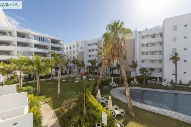 Piso con gran terraza y vistas al Campo de Golf — 42