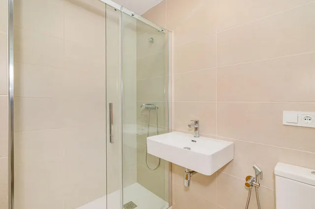 OPORTUNIDAD EN VENTA DE PISO VPO DE 3 DORMITORIOS EN BARRIO ALBAYDA CON PLAZA DE GARAGE Y TRASTERO — 15