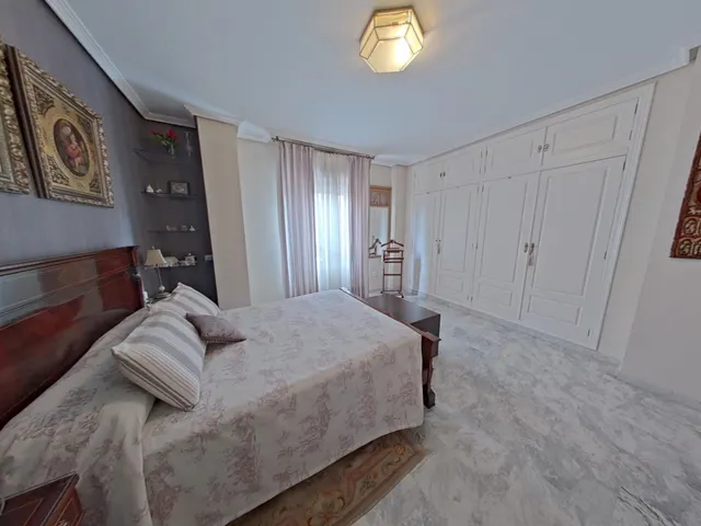 Espectacular piso de 5 habitaciones, garaje, terraza... junto Av. Aeropuerto y Vista Alegre!!! — 50