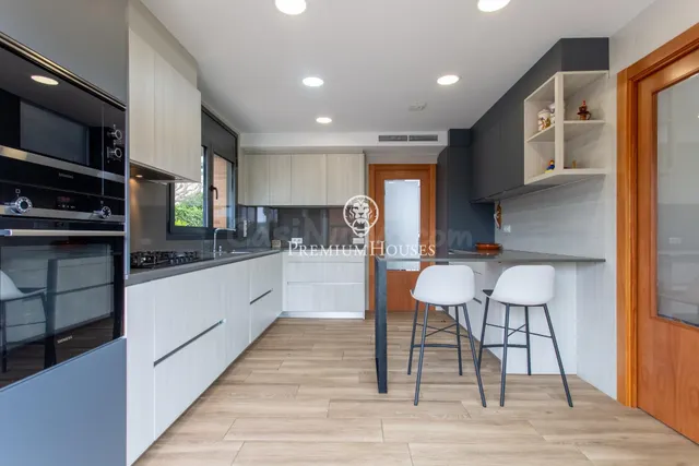 Elegante casa con piscina y parcela plana en venta en Cabrer - foto 4