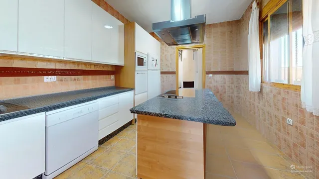 ¡¡ PARCELA EN PROINDIVISO CON VIVIENDA EN AVDA. DEL AEROPUERTO !! — 14