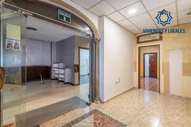 Local comercial en Pajaritos. — 18