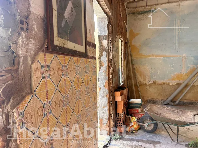 CASA ACOGEDORA Y LUMINOSA PARA REFORMAR CON TERRAZA — 14