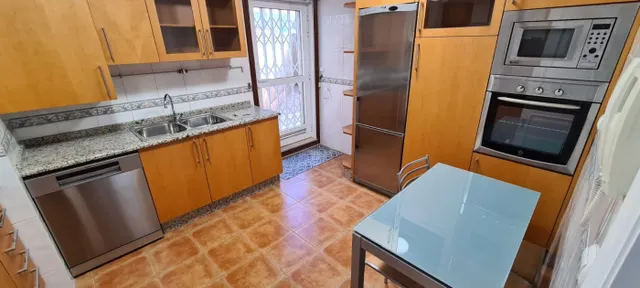 PISO EN VENTA EN LA ZONA DE PONTEPEDRIÑA — 3