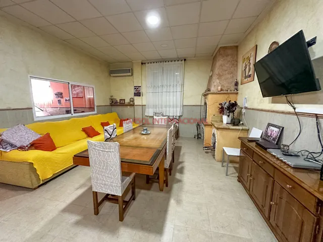 BONITO CHALET EN CORRENTIAS, ORIHUELA — 24