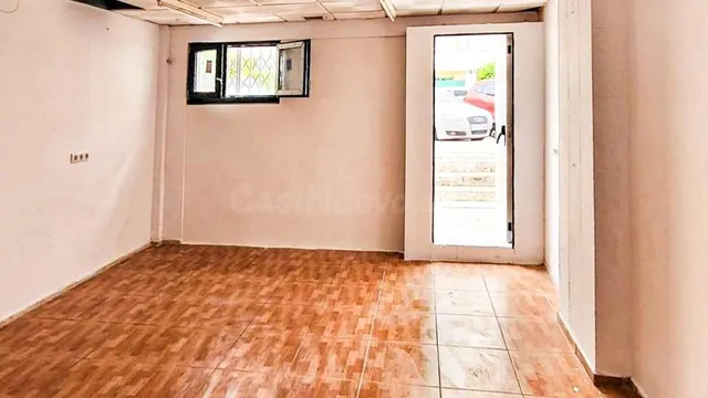 Local COMERCIAL en la playa de Gandia, en C/La Rabida