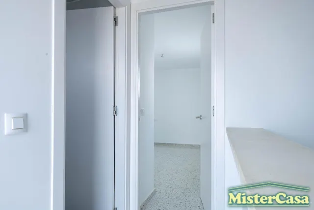 EXCLUSIVA. Zona norte. Ático Dúplex VPO. Terraza-solarium de 52m2. 4 dormitorios, 2 baños. Garaje. — 29