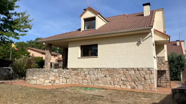 Cómodo chalet independiente en Becerril de la Sierra — 41