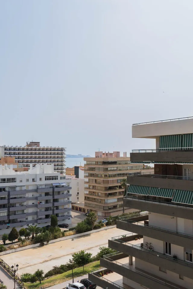 Amplio y céntrico ático con terraza y vistas al mar en Fuengirola — 30