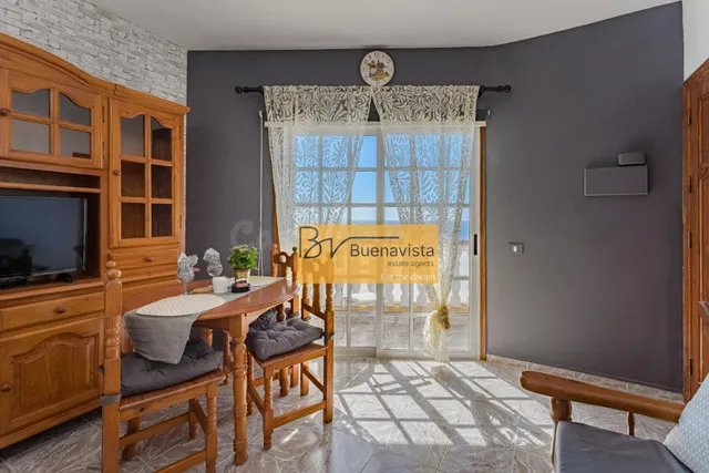 2º Floor Beachfront Apartment: A Unique Opportunity - foto 4
