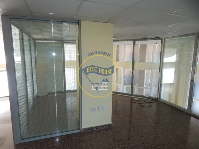 GRAN LOCAL COMERCIAL EN ZONA TRANSITADA EN ONTINYENT — 17