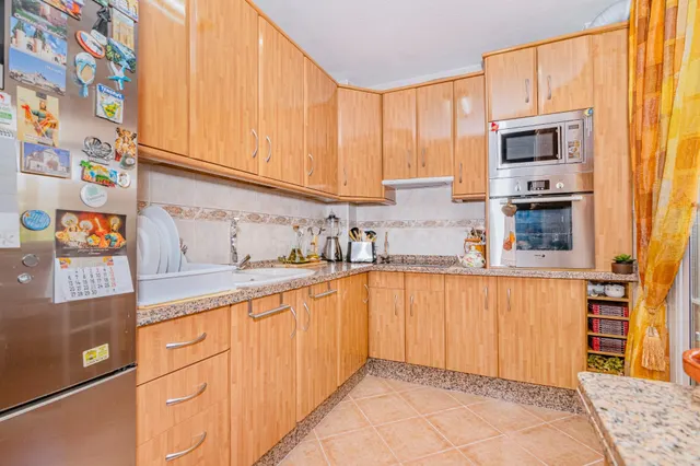 Fantástica casa adosada con gran patio, sótano habitable y e - foto 5