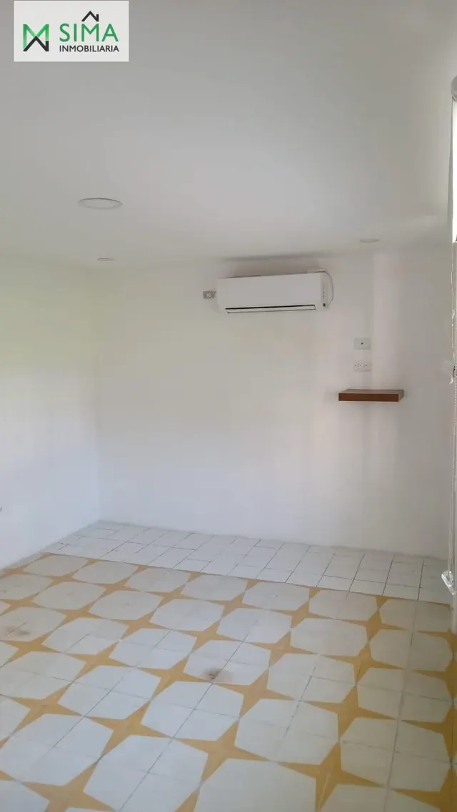 Se renta o vende amplia casa en Manga para uso comercial — 8