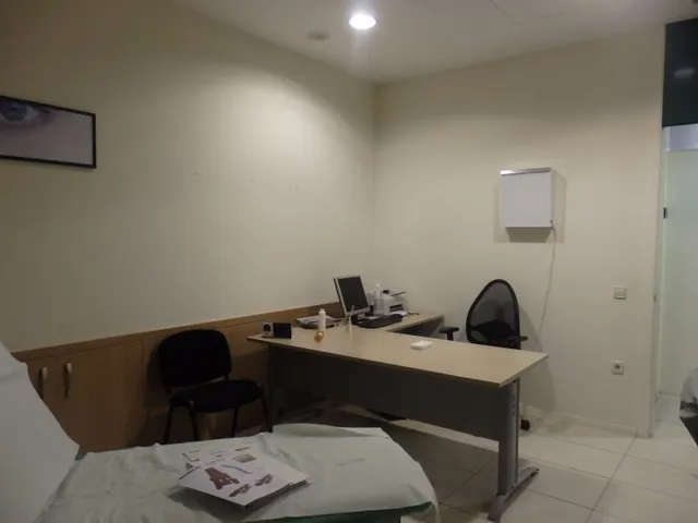 Local comercial en Fernando Remacha — 17