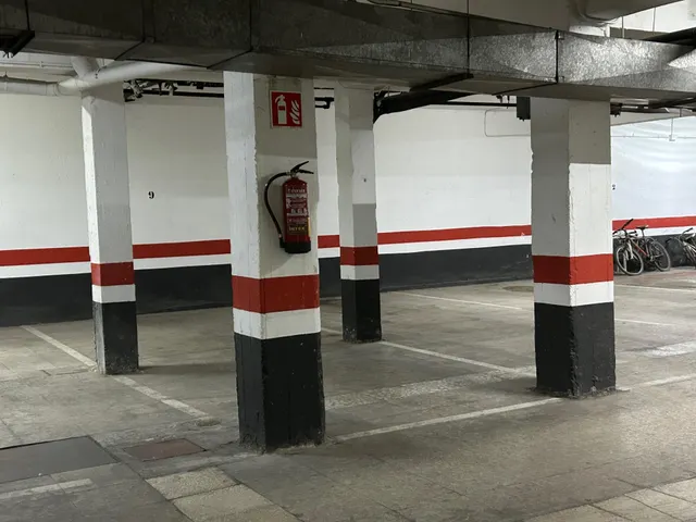 Plaza de Garaje de Sanchez Barcaiztegui — 3