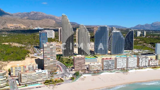 Apartamento de lujo tres dormitorios en Poniente - foto 2