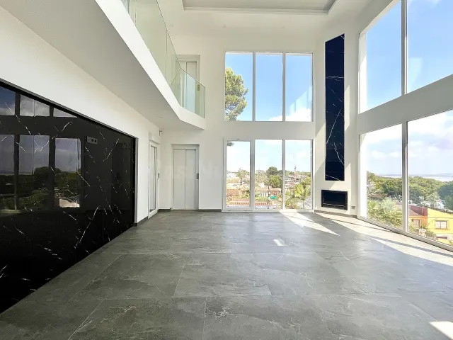 Villa 6 habitaciones 218m² en venta - Urbanización Perla del - foto 4