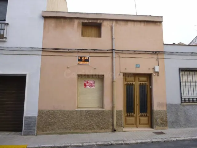 CASA EN DOS ALTURAS PARA CONSTRUIR SU VIVIENDA UNIFAMILIAR