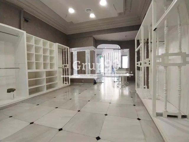 OPORTUNIDAD PARA TU NEGOCIO !! LOCAL EN EL EIX COMERCIAL