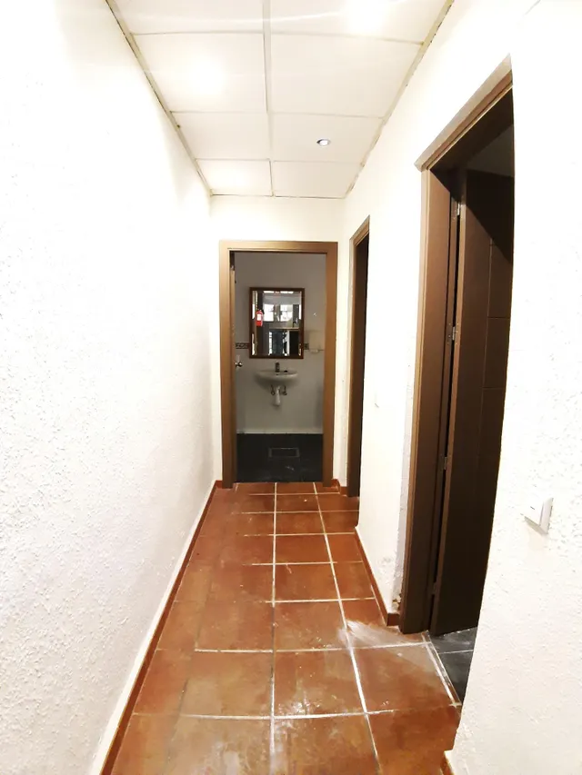 Amplio Local Comercial de 600 m2 en Ubicación Estratégica de Calahonda Baja — 23
