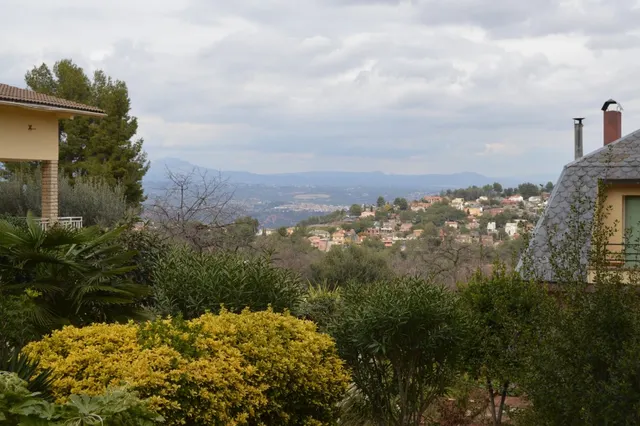 PARCELA EN VENTA EN EL MEJOR SITIO DE CORBERA DE LLOBREGAT (BARCELONA) — 19