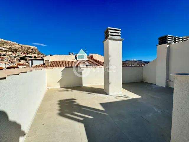 Ático de 2 dormitorios con 2 terrazas en el centro de Lorca — 28