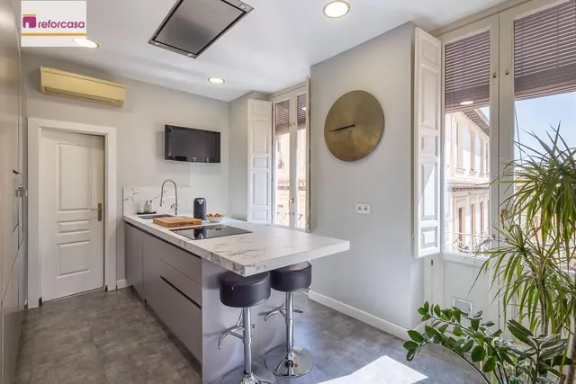 Exclusivo Piso Dúplex en el Corazón de Granada — 7