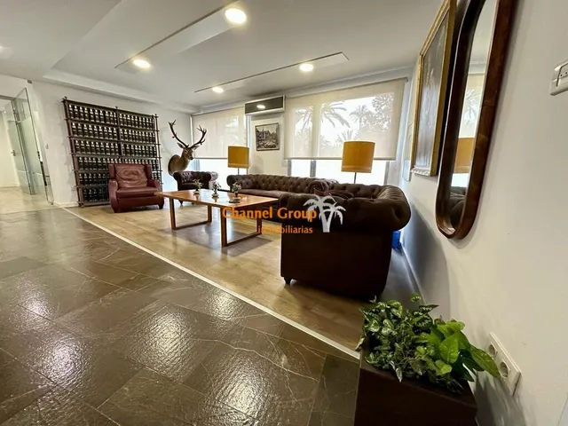 ESPECTACULAR OFICINA EN VENTA O ALQUILER CON INMEJORABLES VISTAS EN ELCHE! — 2