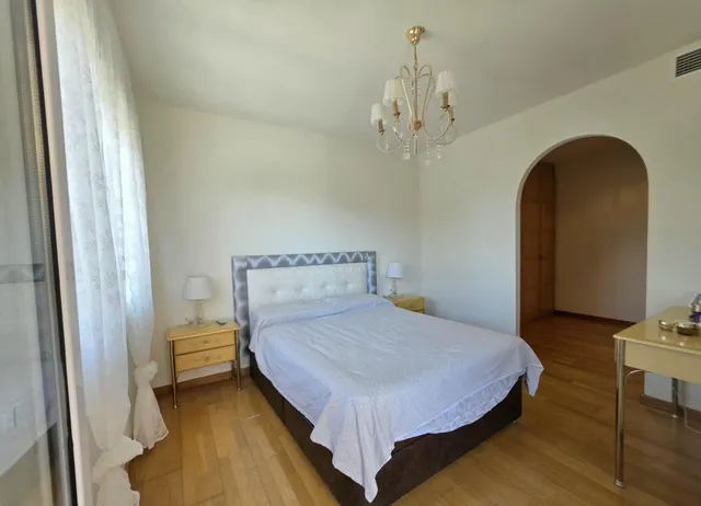 CASA ADOSADA DE 6 habitaciones EN VILAFORTUNY — 38