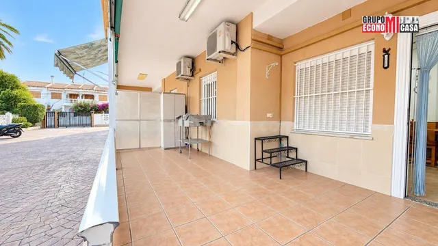 Bajo Privado con gran terraza a menos de 200 metros del mar  - foto 4