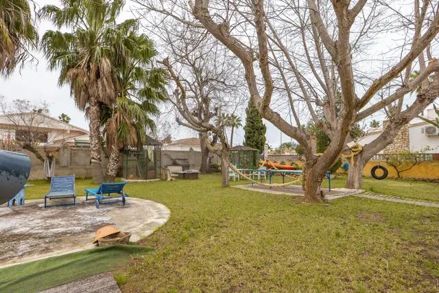 Parcela de 671m2 con 2 viviendas en Eucaliptus — 36