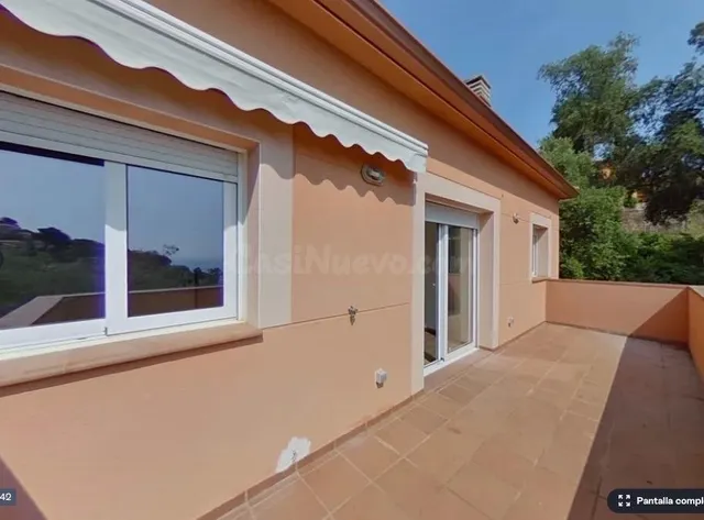CASA DE 125 M2, PARCELA 711 M2, PISCINA, C/ VIOLETES, SERRA  - foto 2
