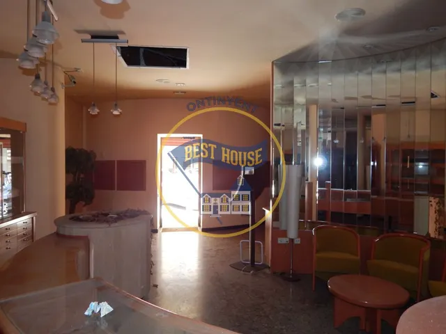 ¡¡OPORTUNIDAD!! LOCAL COMERCIAL EN ZONA TRANSITADA — 19