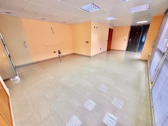Maravillosa oficina en el centro de Beniel, semi-nueva, toda exterior, hace esquina. ¡visitela ya! — 8