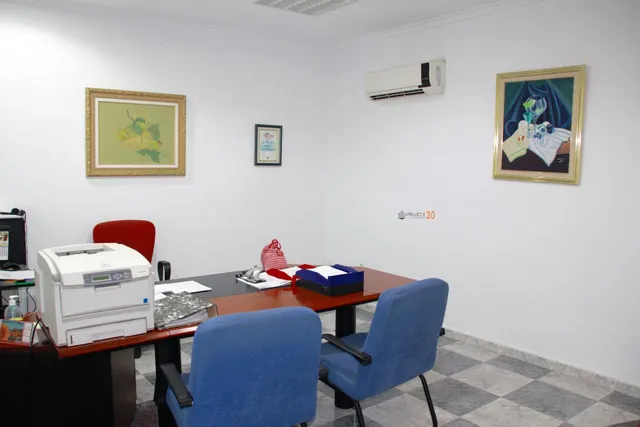 Dos locales comerciales en el centro de Benidorm — 32