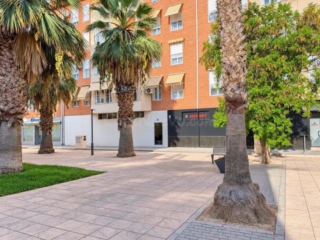 Local comercial en el corazón de Motril - foto 2