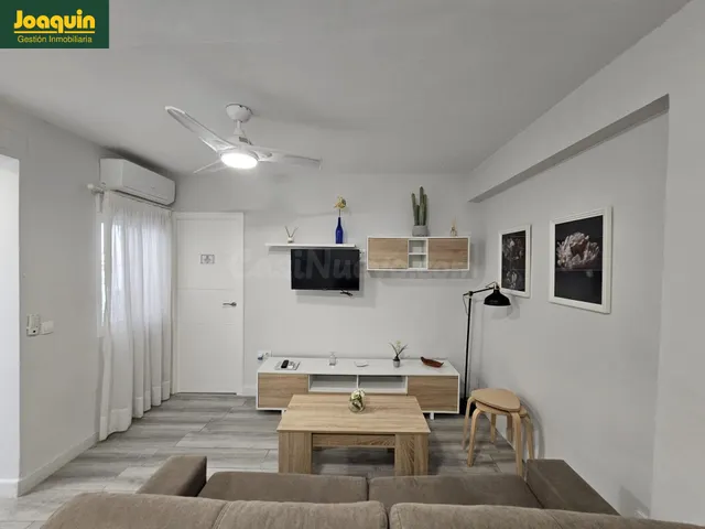 ¡ESTUPENDO PISO BAJO EN LA ZONA DE LA RIBERA PARA ENTRAR A V - foto 2