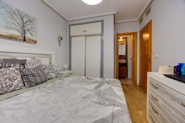 Espectacular Apartamento de 3 dormitorios en el Centro de Torrevieja — 17