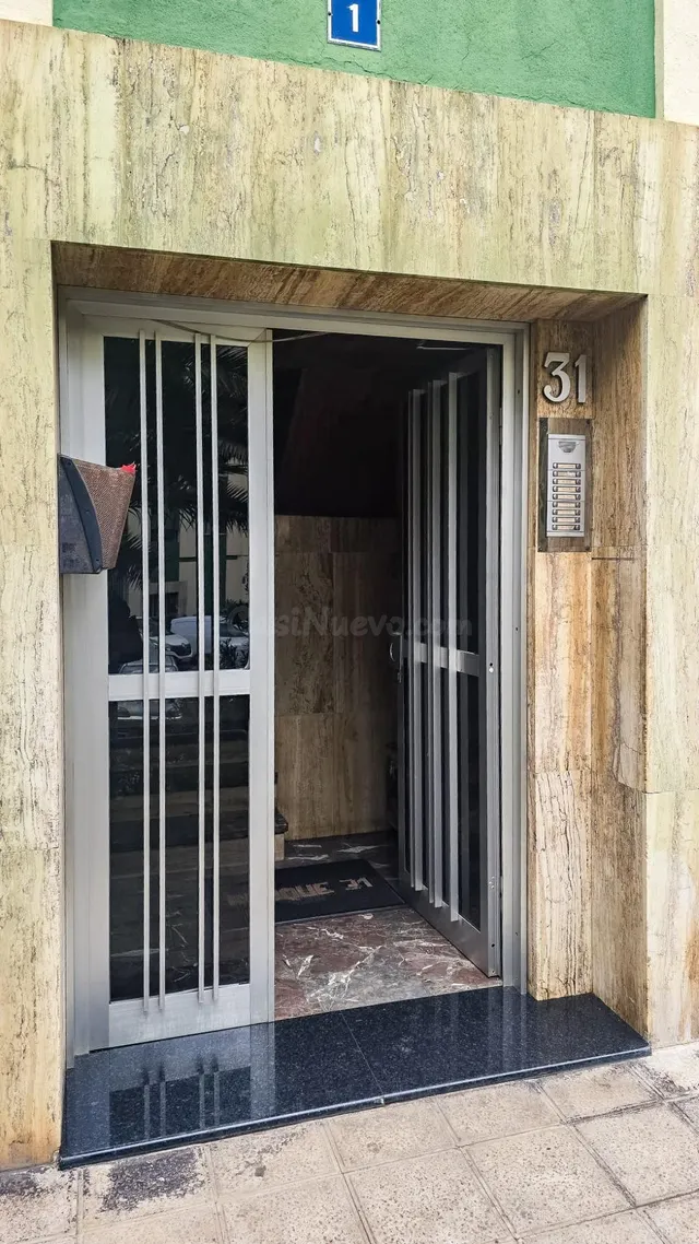 Piso en Venta con inquilino, oportunidad de inversión en la  - foto 2