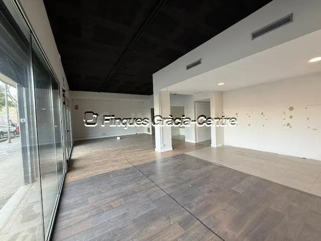 LOCAL COMERCIAL EN ALQUIER EN RAMBLA EUROPA - foto 2