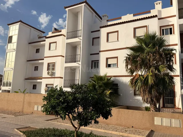 Ático con 2 habitaciones, solárium privado, garaje y vistas 