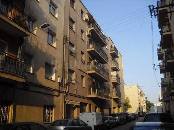 Se vende Piso OKUPADO en Casp 29 Sabadell, (Barcelona). - foto 2
