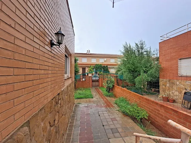 Chalet con jardín, 4 dormitorios y sótano independiente en Alfara de la Baronía — 45