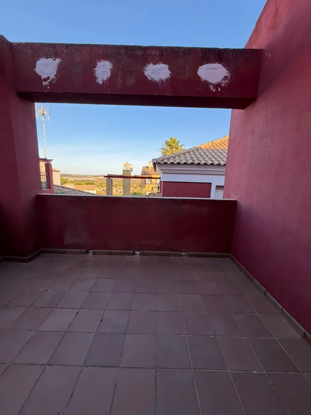 Adosado de esquina con jardín, dos terraza, dos plazas de garaje a 700 m de la playa — 41